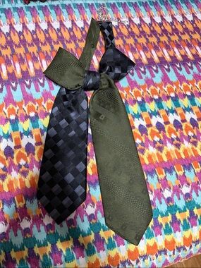 Tie necklace